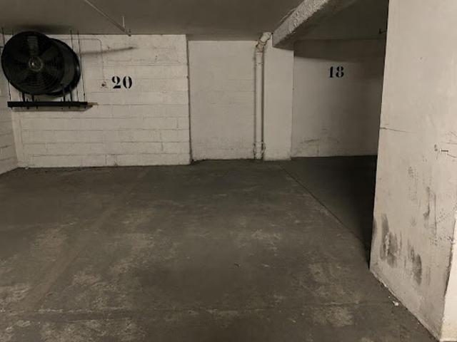 Garage vente à Paris, Île-de-France