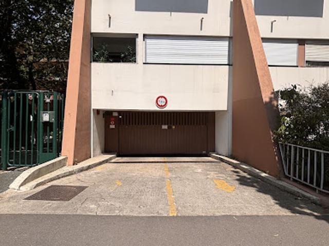 Garage vente à Paris, Île-de-France