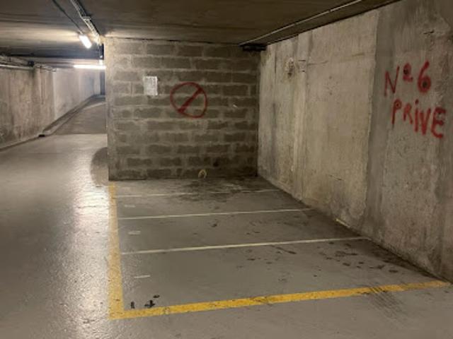 Garage vente à Paris, Île-de-France