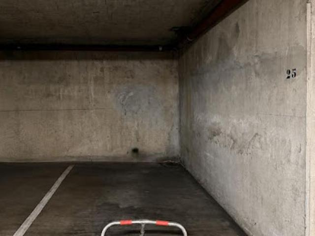 Garage vente à Paris, Île-de-France