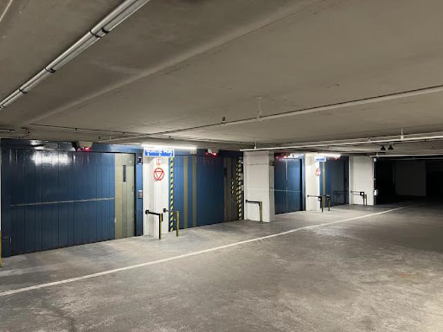Garage vente à Paris, Île-de-France