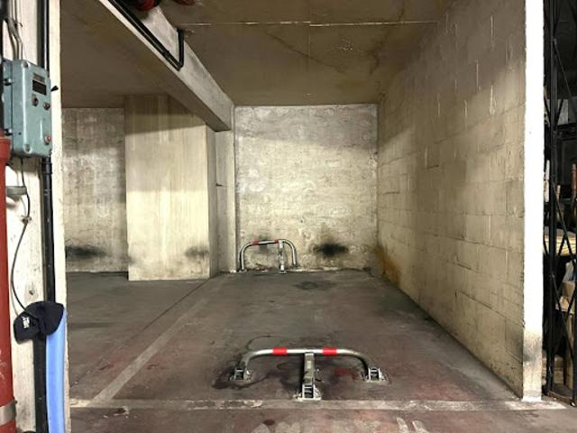 Garage vente à Paris, Île-de-France