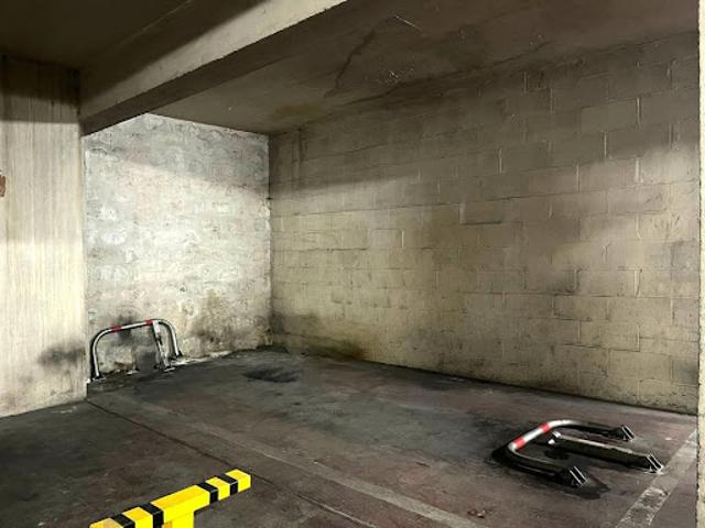 Garage vente à Paris, Île-de-France