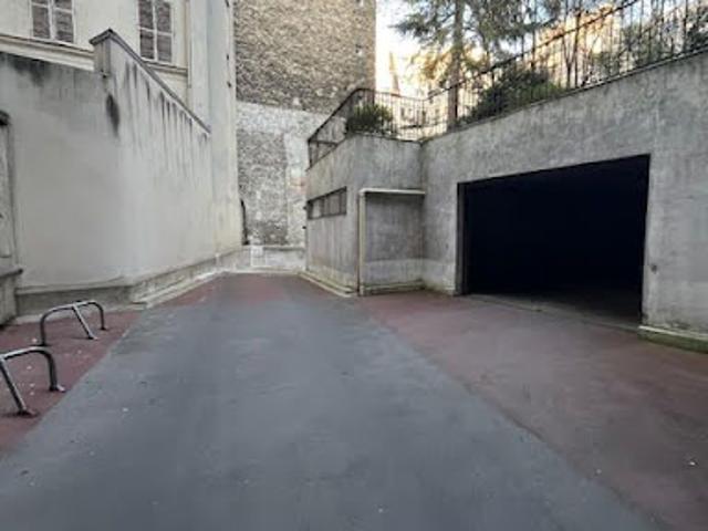Garage vente à Paris, Île-de-France