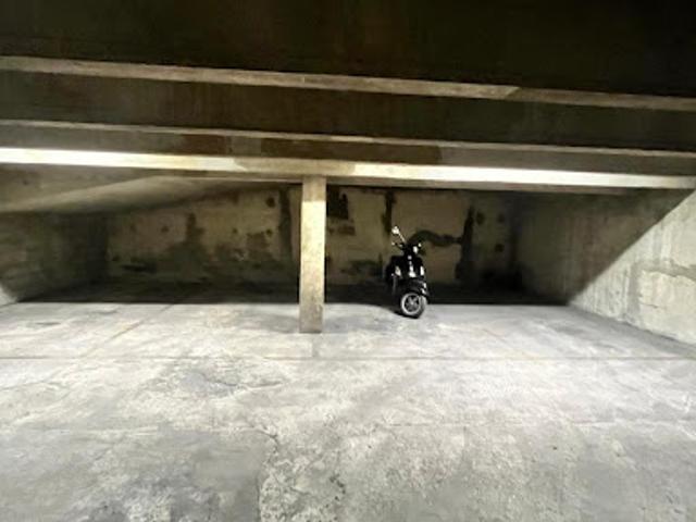 Garage vente à Paris, Île-de-France