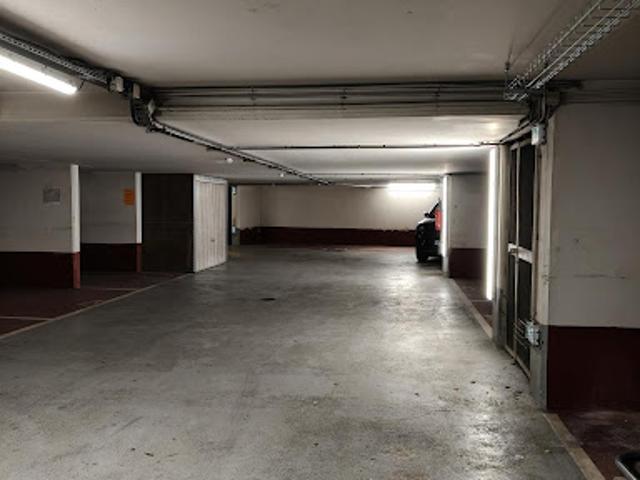 Garage vente à Paris, Île-de-France