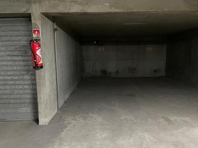 Garage vente à Paris, Île-de-France