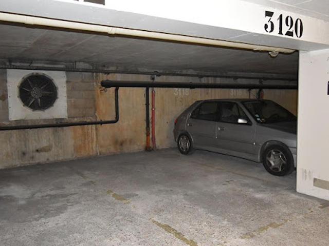 Garage vente à Paris, Île-de-France