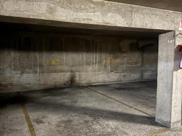 Garage vente à Paris, Île-de-France