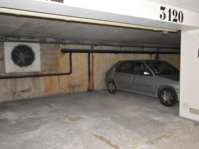 Garage vente à Paris, Île-de-France