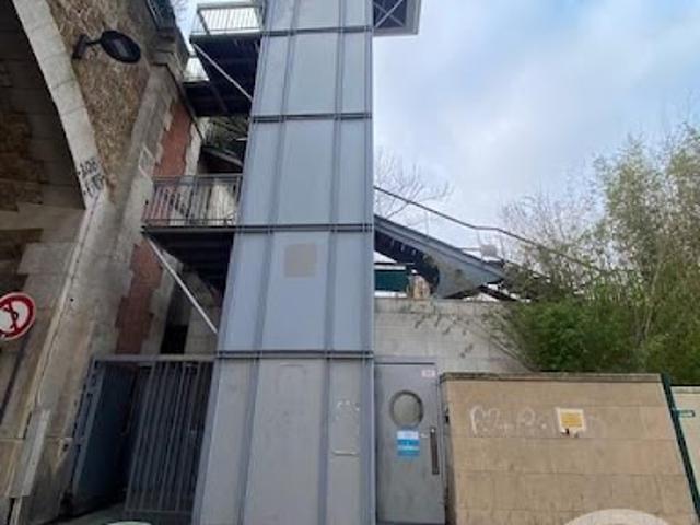 Garage vente à Paris, Île-de-France