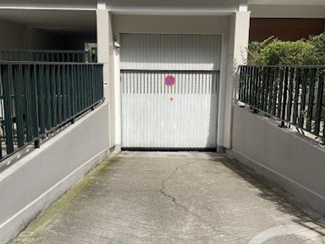 Garage vente à Paris, Île-de-France