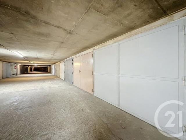 Garage vente à Paris, Île-de-France