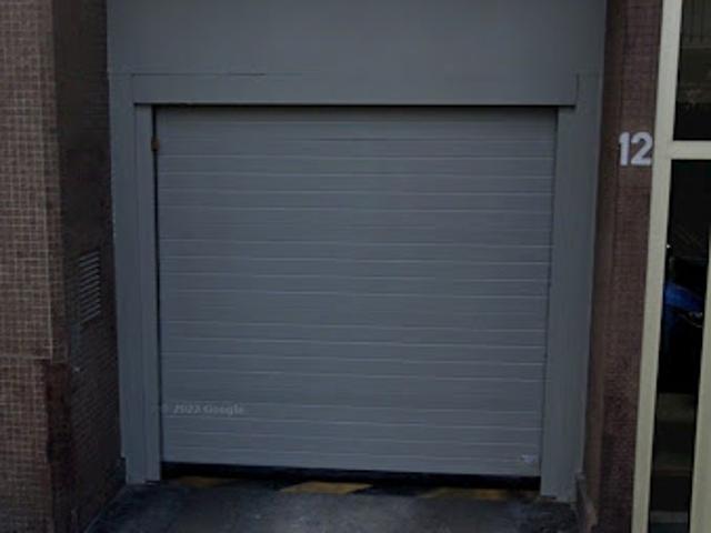 Garage vente à Paris, Île-de-France