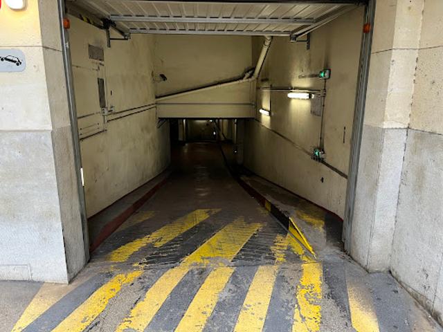 Garage vente à Paris, Île-de-France