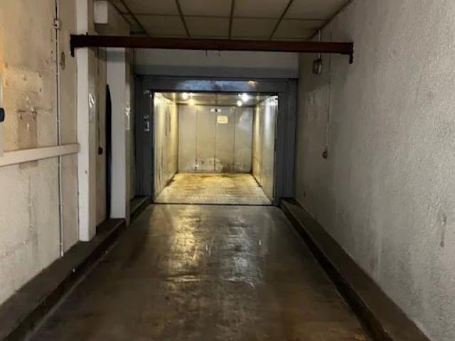 Garage vente à Paris, Île-de-France
