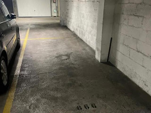 Garage vente à Paris, Île-de-France