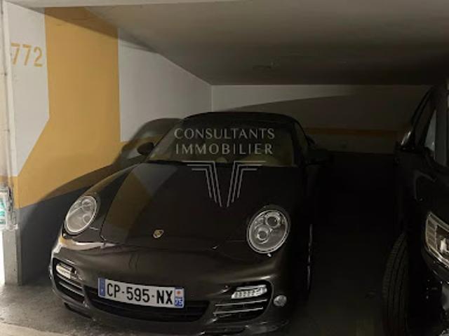 Garage vente à Paris, Île-de-France