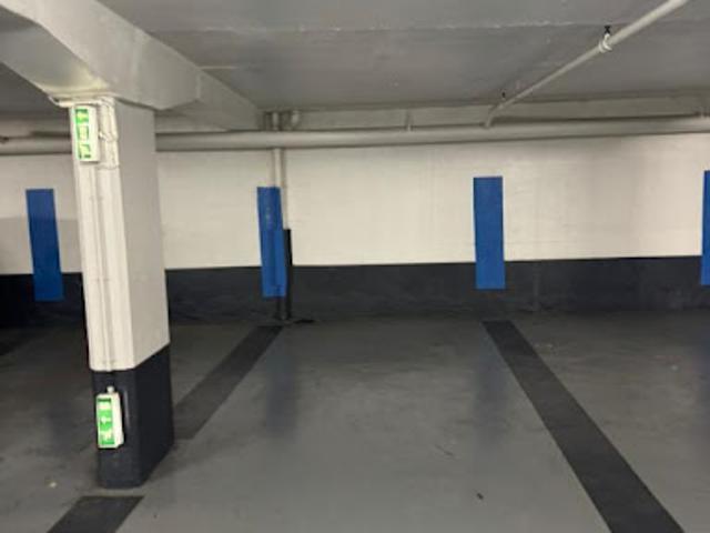 Garage vente à Paris, Île-de-France