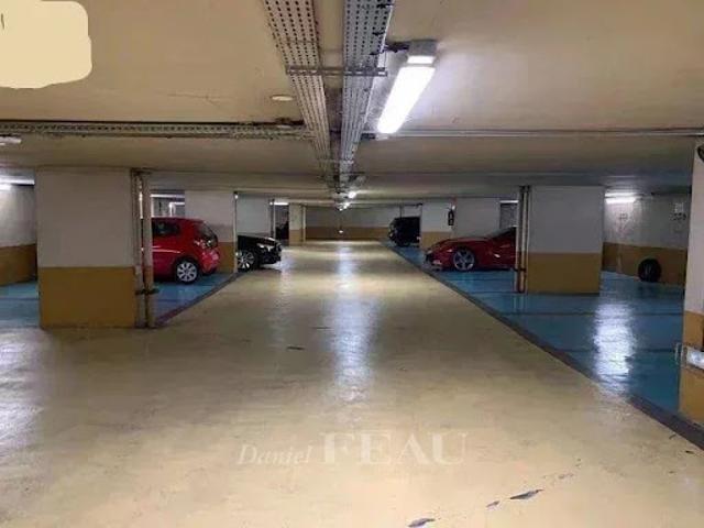 Garage vente à Paris, Chaillot