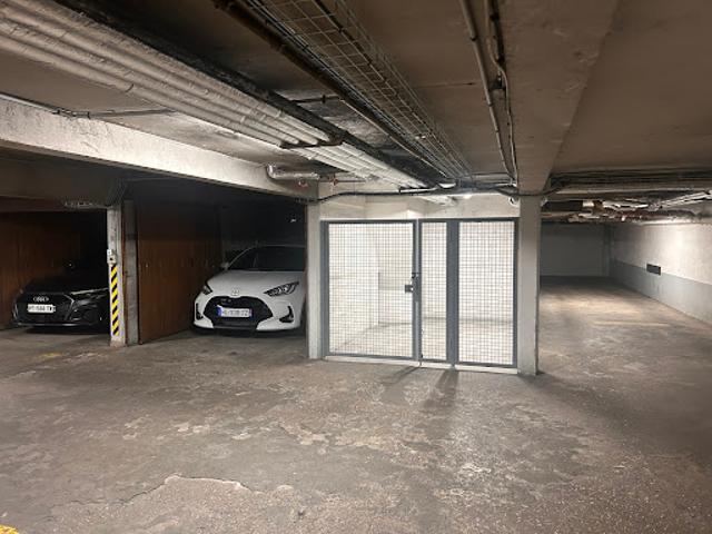 Garage vente à Paris, Île-de-France