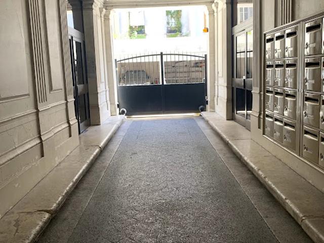 Garage vente à Paris, Île-de-France