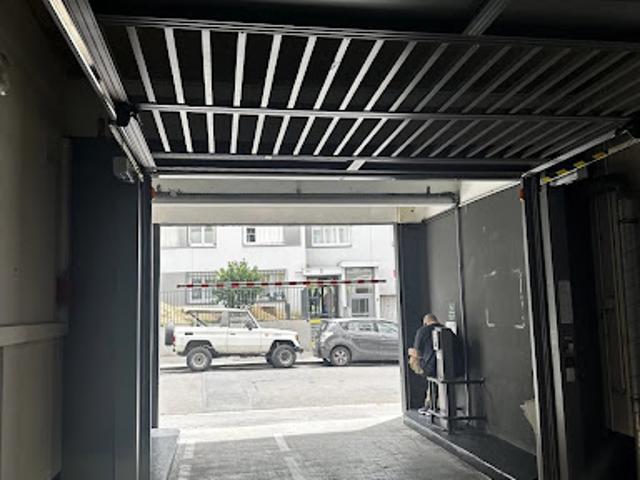 Garage vente à Paris, Île-de-France