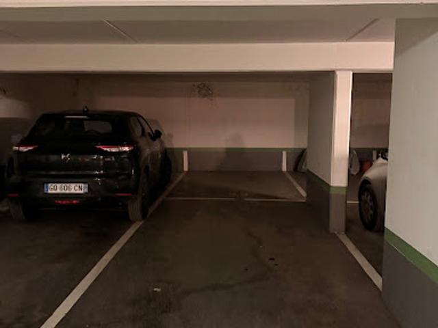 Garage vente à Paris, Île-de-France