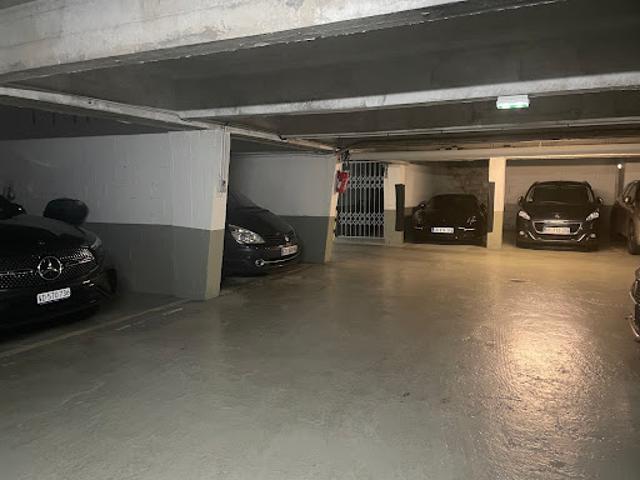 Garage vente à Paris, Île-de-France