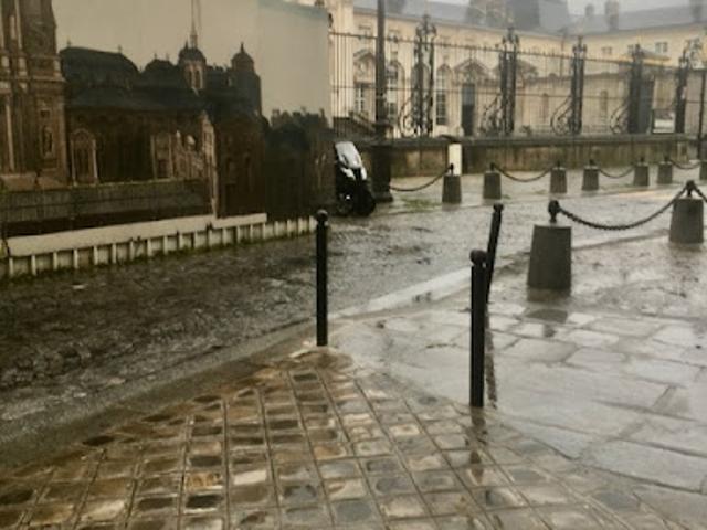 Garage vente à Paris, Île-de-France