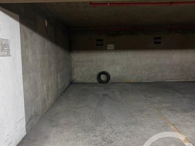 Garage vente à Paris, Île-de-France