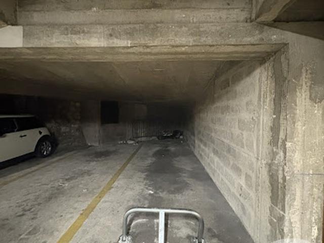 Garage vente à Paris, Île-de-France