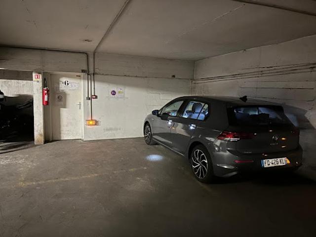 Garage vente à Paris, Île-de-France