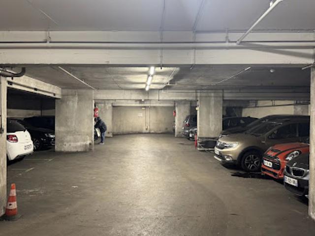 Garage vente à Paris, Île-de-France