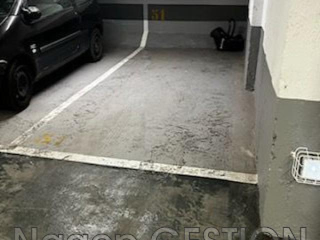 Garage vente à Paris, Île-de-France