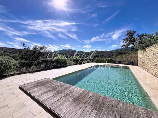Maison vente à Céret, Caixas
