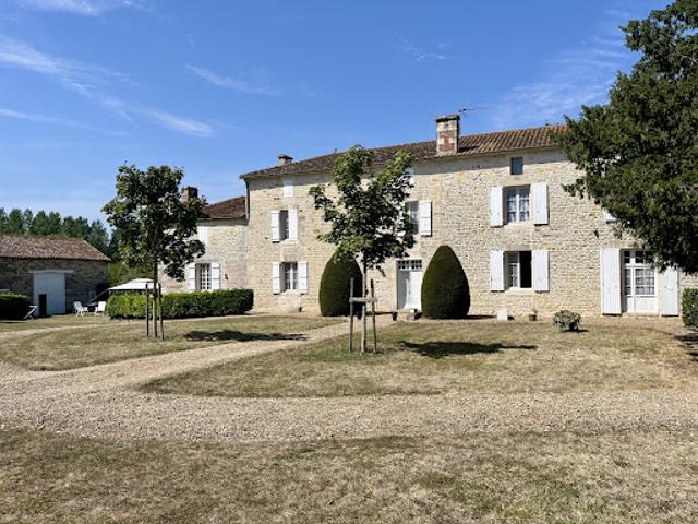 Maison vente à Confolens, Saint-groux
