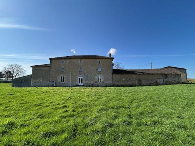 Maison vente à Montmorillon, Couhé