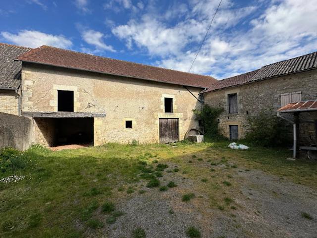 Maison vente à Montmorillon, Joussé
