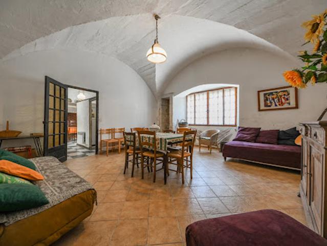 Maison vente à Nîmes, Lussan
