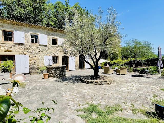 Maison vente à Carpentras, Grillon