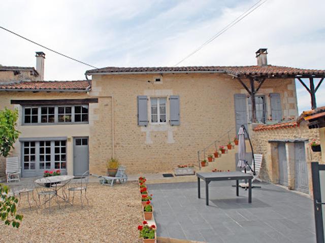Maison vente à Salles-lavalette, Charente