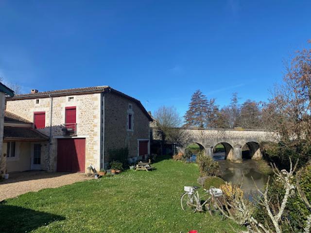Maison vente à Confolens, Vitrac-saint-vincent