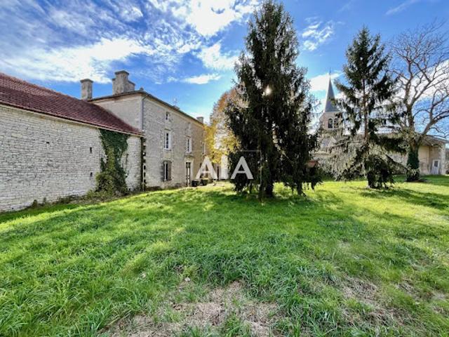 Maison vente à Confolens, Xambes