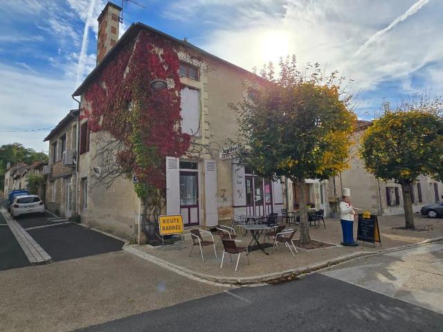 Local Commercial vente à Les Gillardières, Gouex