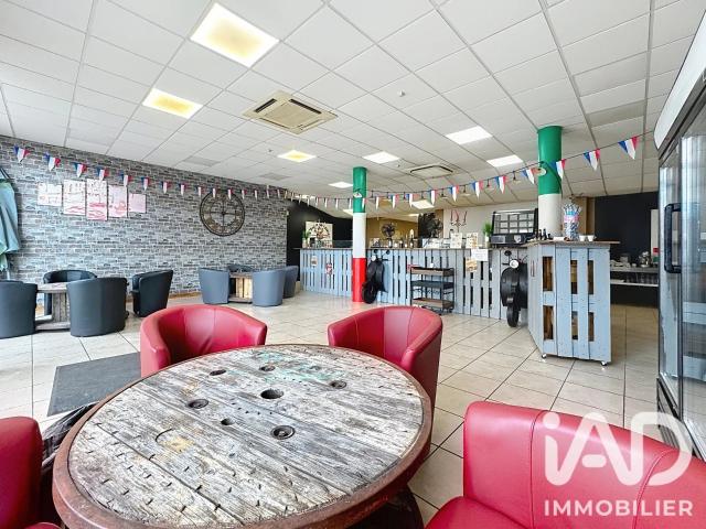 Local Commercial vente à La Rochefoucauld, La Rochefoucauld-en-Angoumois
