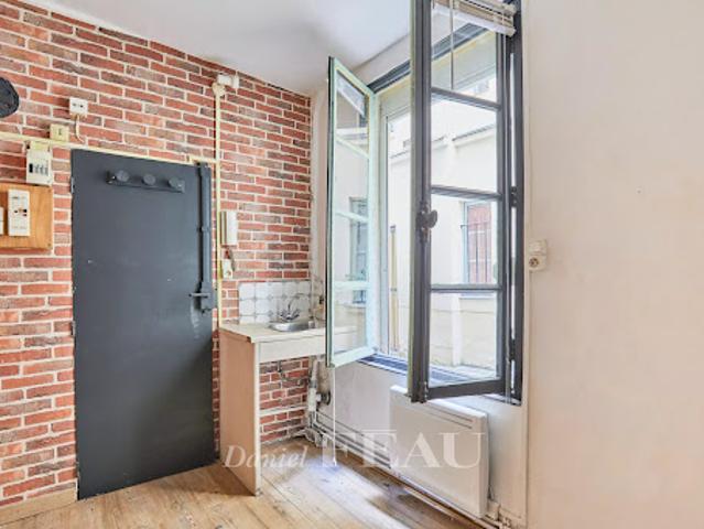 Studio vente à Paris, Quartier Saint-Thomas-d'Aquin