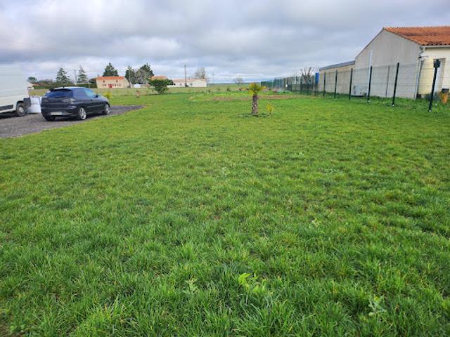 Terrain vente à Fontenay-le-Comte, Nalliers