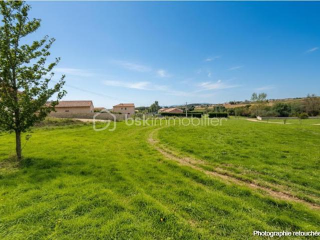 Terrain vente à Tournon-sur-Rhône, Étables