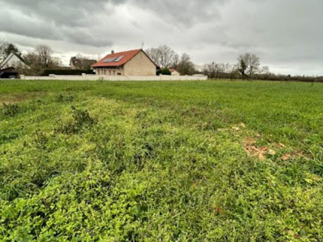 Terrain vente à Louhans-Châteaurenaud, L'abergement-sainte-colombe